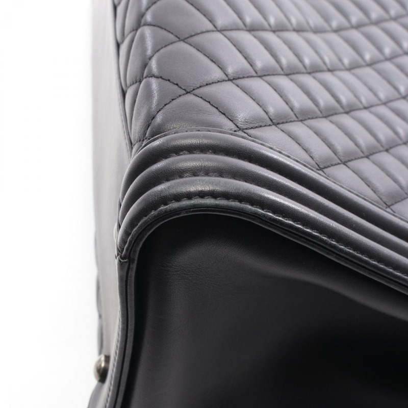 香奈兒 Boy Chanel 大號絎縫手提包 A92773 黑色皮革 SHW 二手 CC-5