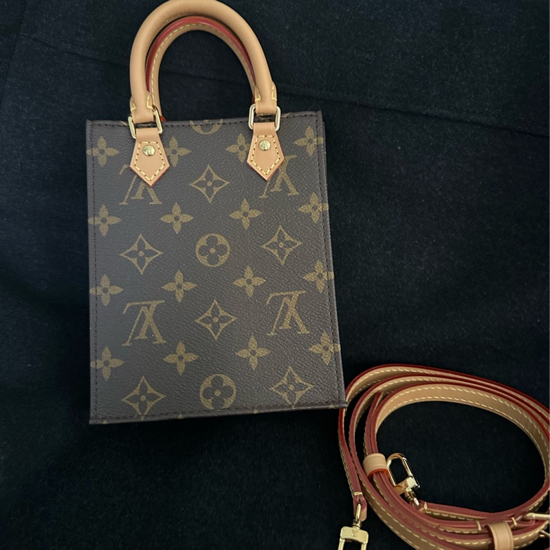 ⭐️賣場有滿額折扣⭐️全新LV 迷你琴譜包M81295-1