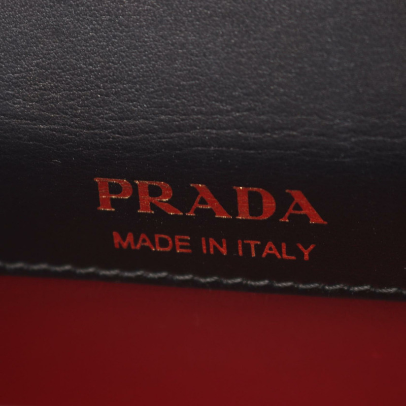 PRADA 圓筒形單肩斜背包，黑色 Saffiano 皮革，二手女款-3