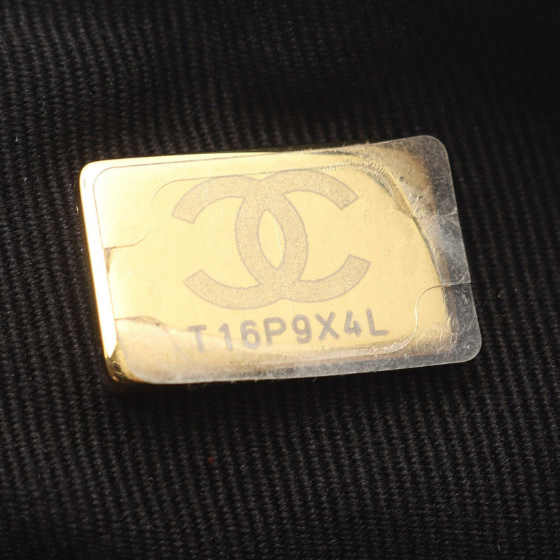 香奈兒 COCO 標誌鏈雙肩包，白色黑色金色五金，二手，女士 CC-4