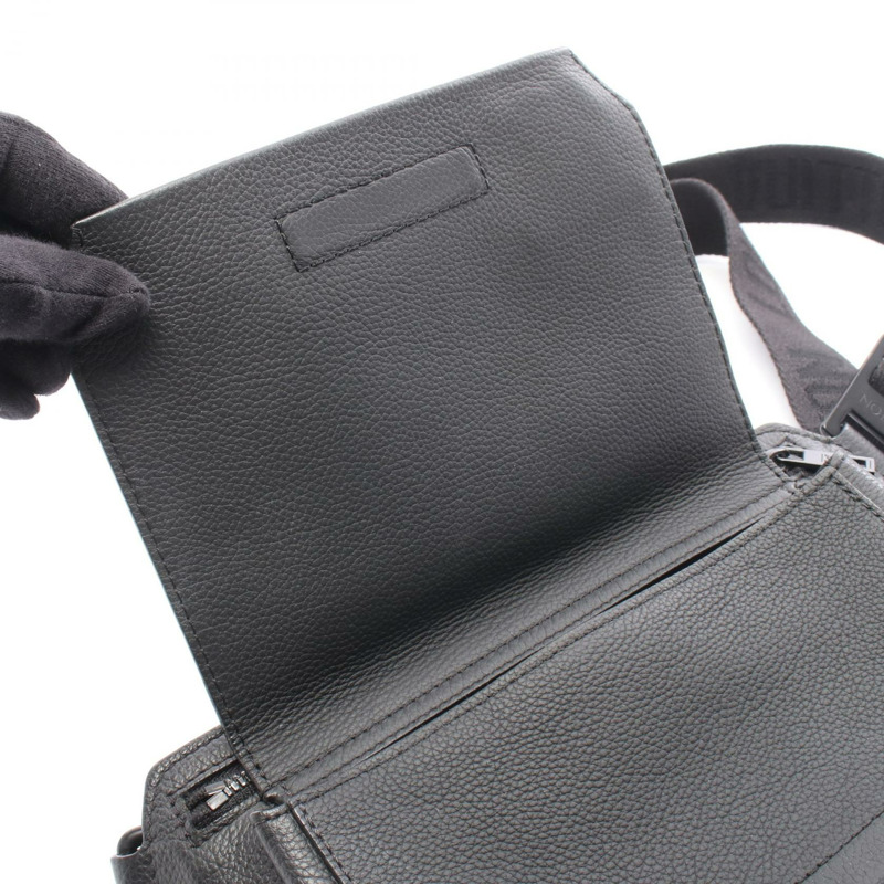 路易威登 Takeoff 斜背腰包 M57081 Aerogram 粒面皮革 Noir LV-4