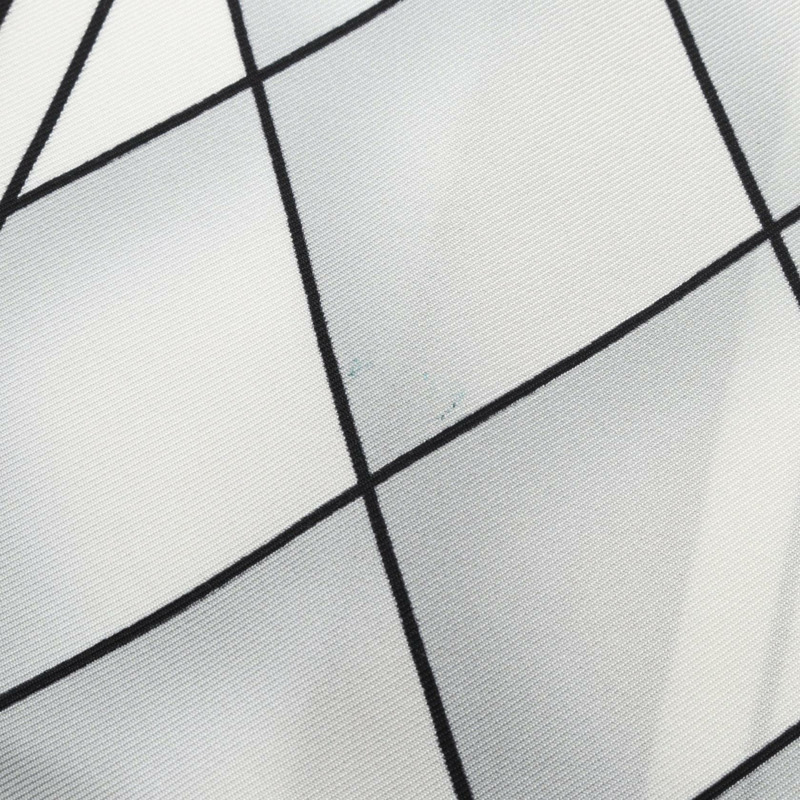 香奈兒 COCO 標誌絲巾披肩，白色/黑色，二手，女士 CC-5