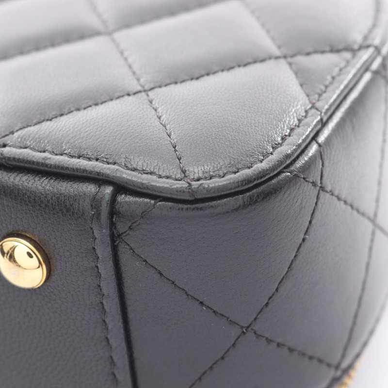 香奈兒 (CHANEL) 絎縫鏈條斜背化妝包 AP3088 羊皮黑色金色五金-10