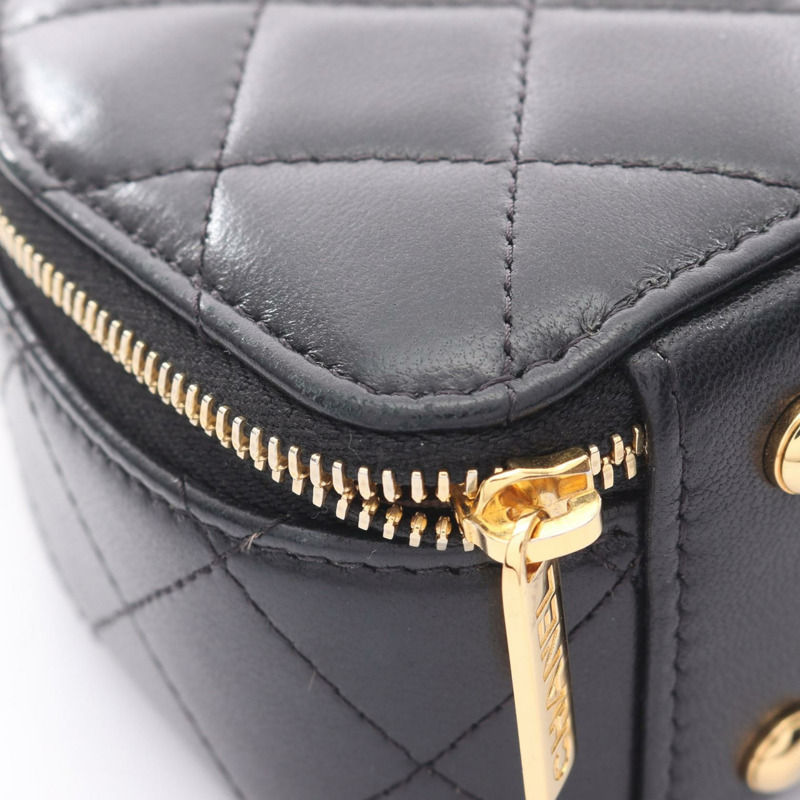 香奈兒 (CHANEL) 絎縫鏈條斜背化妝包 AP3088 羊皮黑色金色五金-12