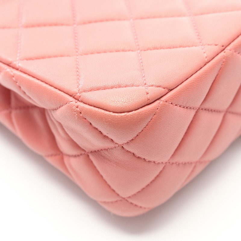 香奈兒 (CHANEL) 絎縫單蓋鏈條肩背包，羊皮材質，粉紅色，金色五金，二手-6