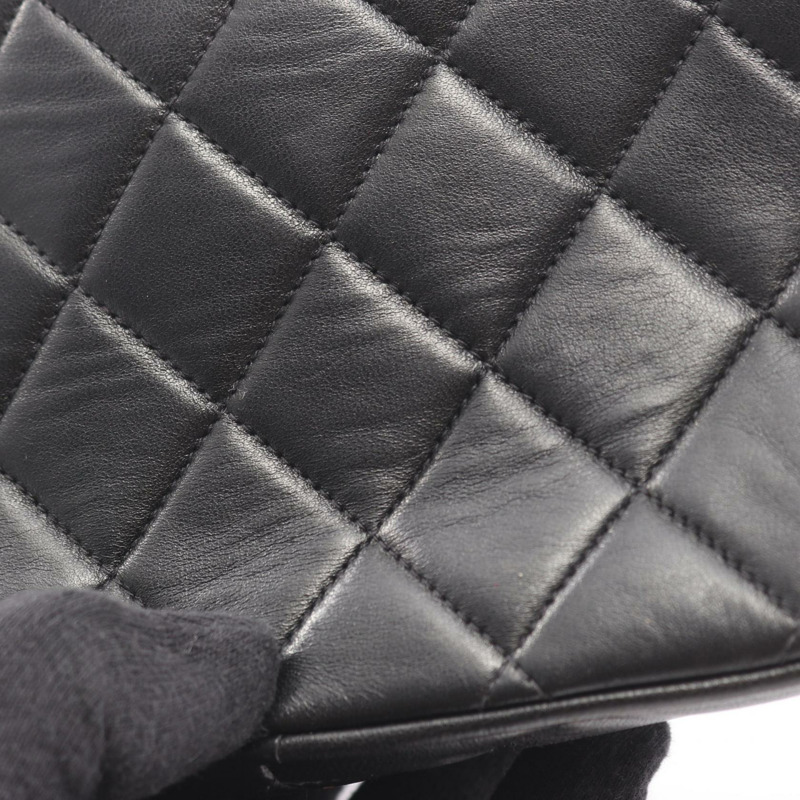 香奈兒 (CHANEL) Matelasse 鏈條斜挎包，流蘇羊皮，黑色，二手，金色五金 CC-6