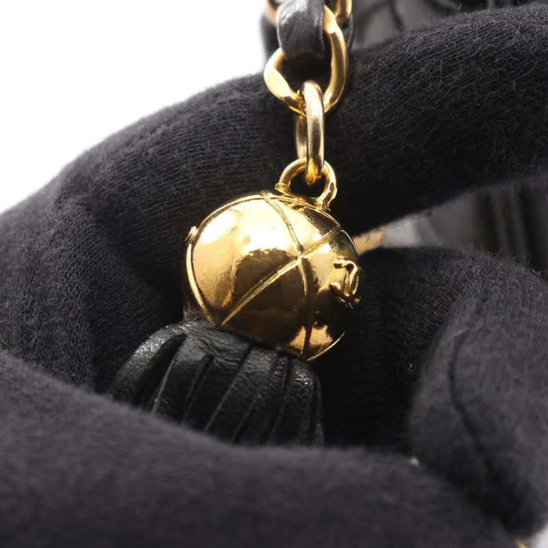香奈兒 (CHANEL) Matelasse 鏈條斜挎包，流蘇羊皮，黑色，二手，金色五金 CC-10