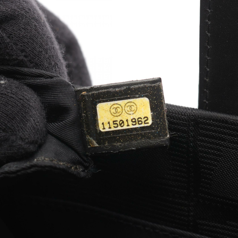 香奈兒新款旅行系列 MM 手提單肩包，黑色，皮革尼龍帆布材質，二手，金色五金配件-4