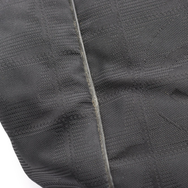 香奈兒新款旅行系列 MM 手提單肩包，黑色，皮革尼龍帆布材質，二手，金色五金配件-6