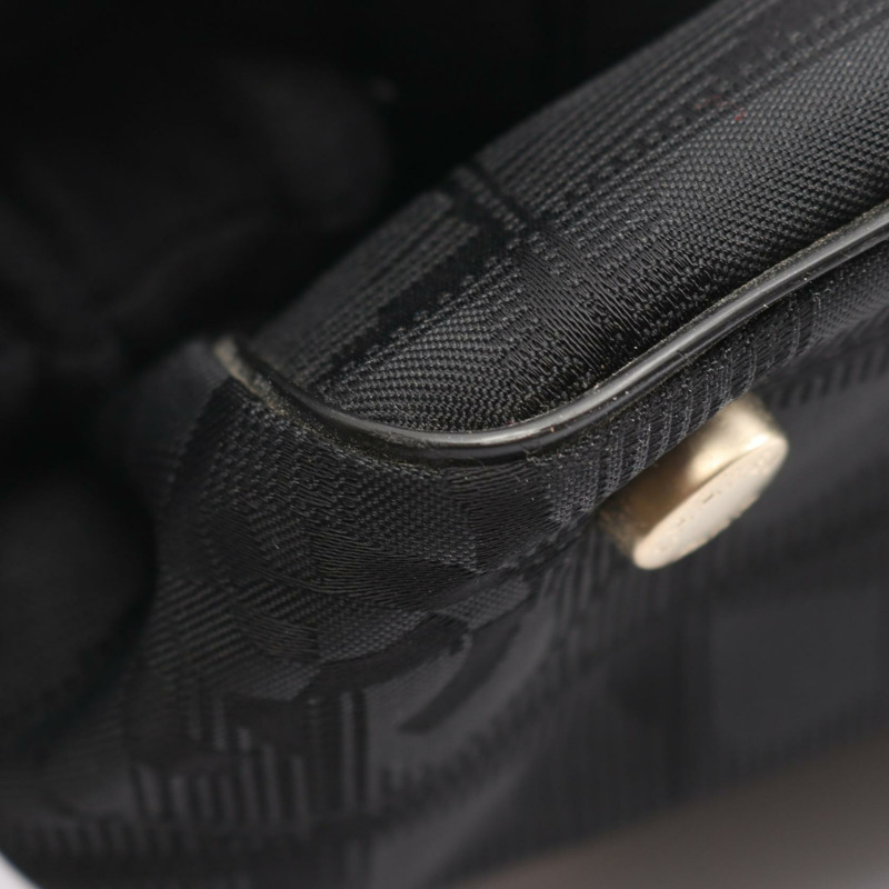 香奈兒新款旅行系列 MM 手提單肩包，黑色，皮革尼龍帆布材質，二手，金色五金配件-8