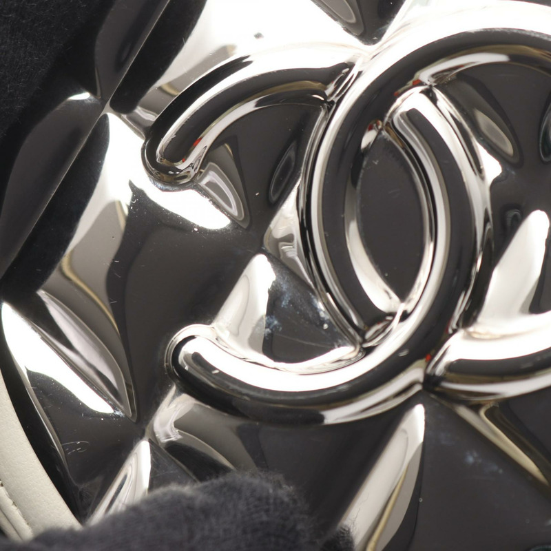 香奈兒 (CHANEL) Matelasse 單肩斜背包 AP2388 白色皮革金屬 SHW 二手 CC-6