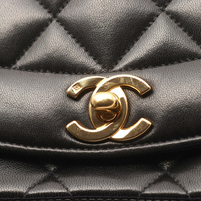 香奈兒 (CHANEL) 絎縫 Diana 翻蓋單肩斜挎包，羊皮材質，黑色，金色五金，二手-9
