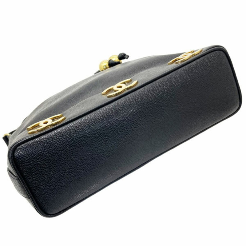 香奈兒黑色魚子醬皮革三重Coco鏈條肩背包，飾有CC標誌球形吊飾，斜背包，AN-16658-3