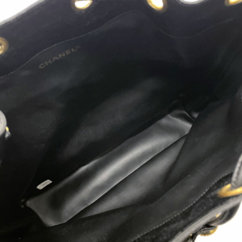 香奈兒黑色魚子醬皮革三重Coco鏈條肩背包，飾有CC標誌球形吊飾，斜背包，AN-16658-10