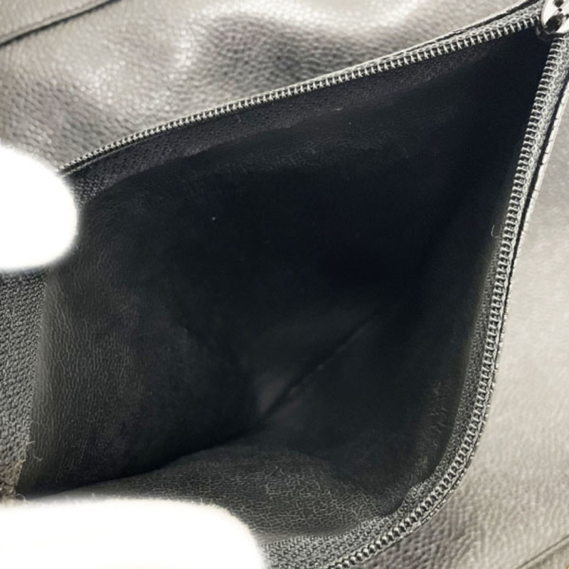 香奈兒黑色魚子醬皮革三重Coco鏈條肩背包，飾有CC標誌球形吊飾，斜背包，AN-16658-15