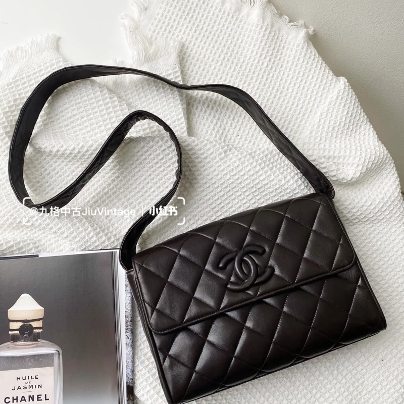 Chanel • So Black 黑武士全皮郵差包 在台現貨-1