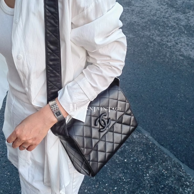 Chanel • So Black 黑武士全皮郵差包 在台現貨-2