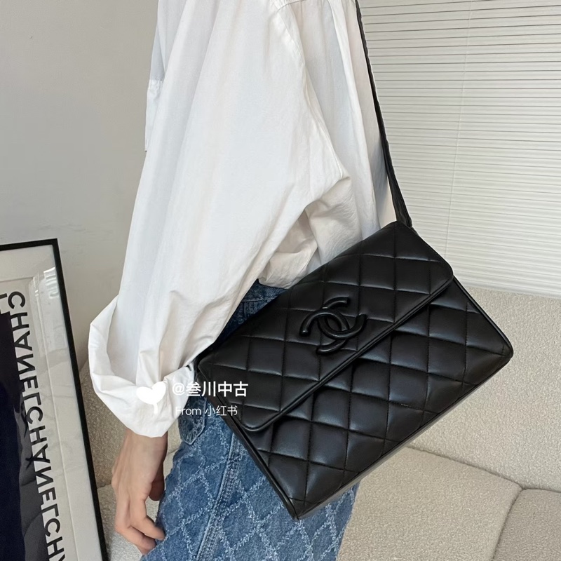 Chanel • So Black 黑武士全皮郵差包 在台現貨-3