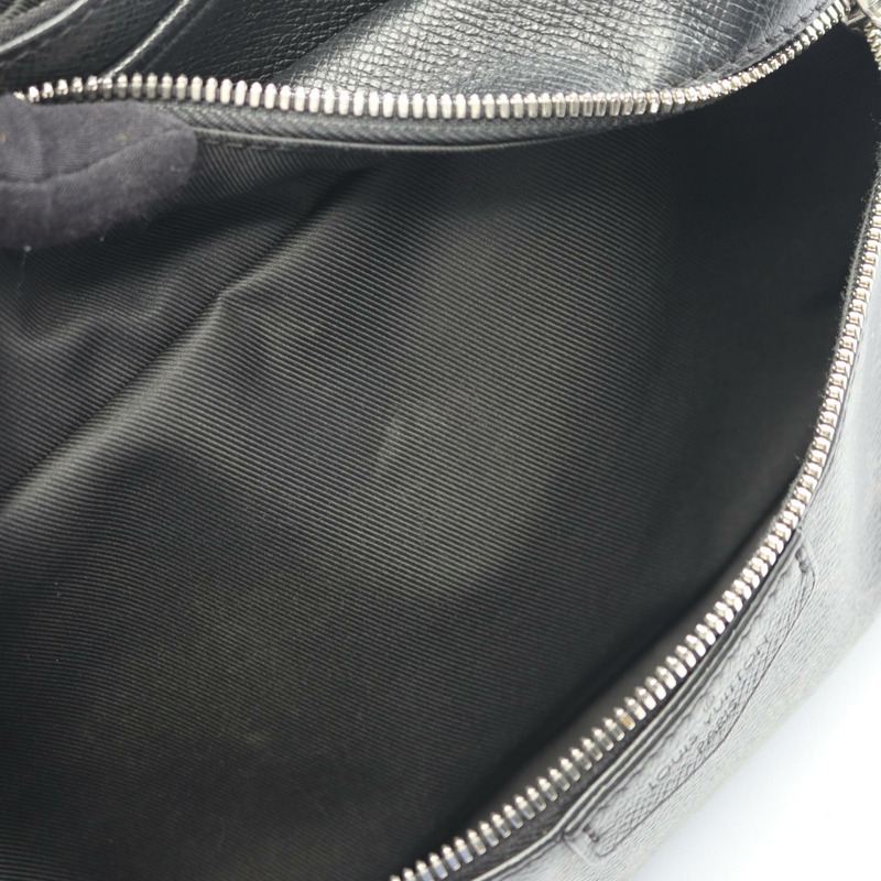 路易威登戶外信差PM單肩斜背包 M30233 Taigalama Noir-4