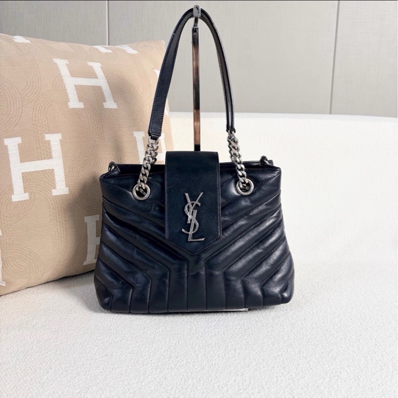 高級實用款💎99新🆕Ysl聖羅蘭黑銀loulou鏈條托特包單肩手提包-5