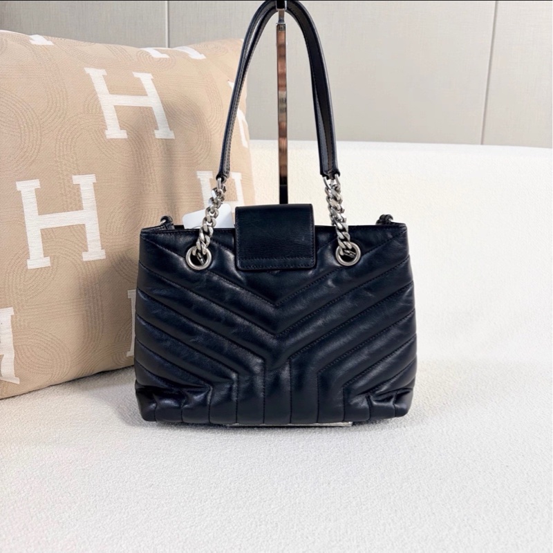 高級實用款💎99新🆕Ysl聖羅蘭黑銀loulou鏈條托特包單肩手提包-6