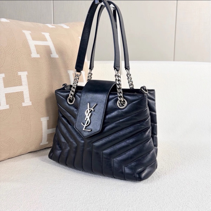 高級實用款💎99新🆕Ysl聖羅蘭黑銀loulou鏈條托特包單肩手提包-7