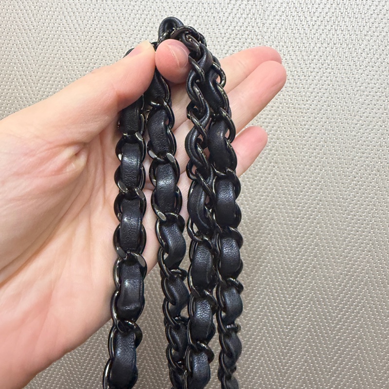 Chanel 銀黑羊皮銀黑釦mini CF20. A69900-15