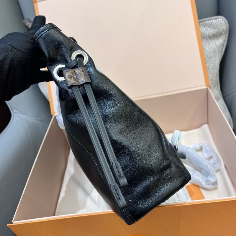 閒置新 路易威登/Louis Vuitton 黑武士off duty vibe羊皮黑色雙肩包 芯片款-2