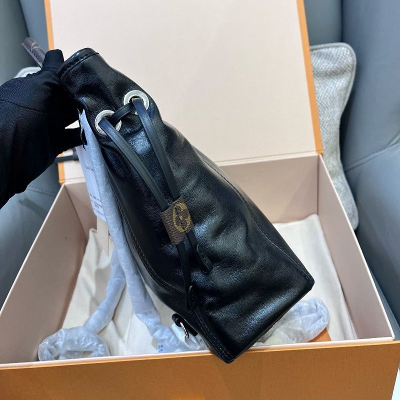 閒置新 路易威登/Louis Vuitton 黑武士off duty vibe羊皮黑色雙肩包 芯片款-3