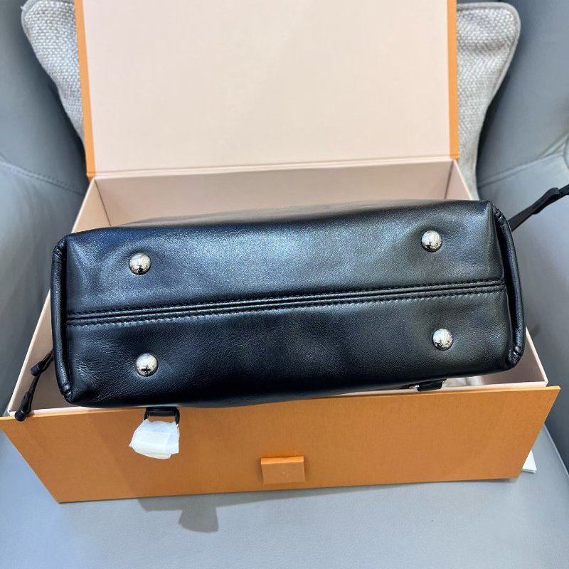 閒置新 路易威登/Louis Vuitton 黑武士off duty vibe羊皮黑色雙肩包 芯片款-4