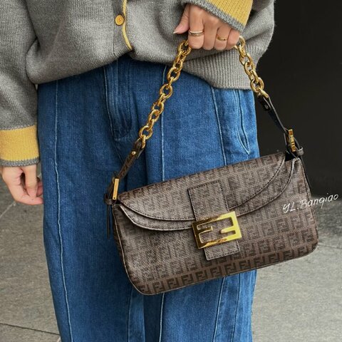 S5313-Fendi  Zucchino 棕色下蓋鏈條腋下包