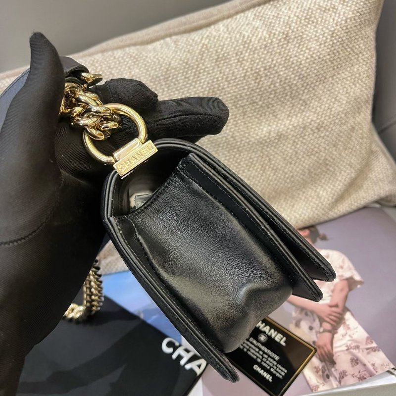 香奈兒/Chanel LEBOY小號V紋黑金牛皮鏈條包-3