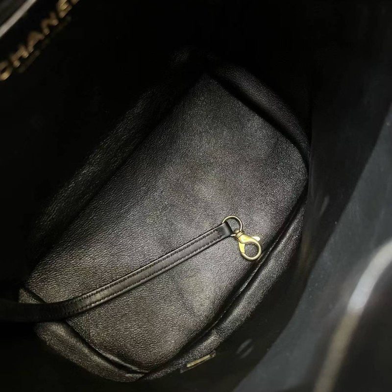 香奈兒/Chanel 黑金菱格vanity case荔枝紋小號雙肩包-9