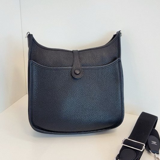 Hermes愛馬仕 Evelyne29 黑色銀扣肩背斜背包-6