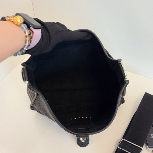Hermes愛馬仕 Evelyne29 黑色銀扣肩背斜背包-8