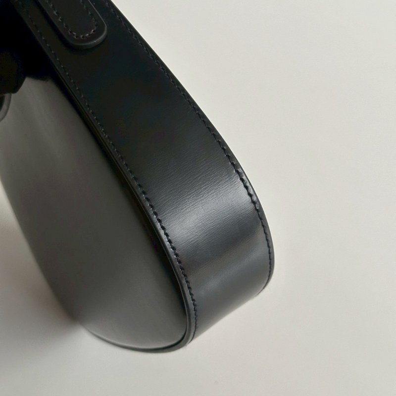 99新🆕 Celine 瑟琳 Tilly Medium 新款凱旋門腋下包 黑金-10