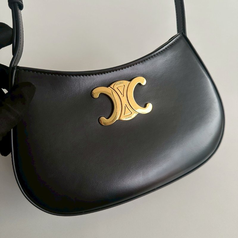 99新🆕 Celine 瑟琳 Tilly Medium 新款凱旋門腋下包 黑金-15