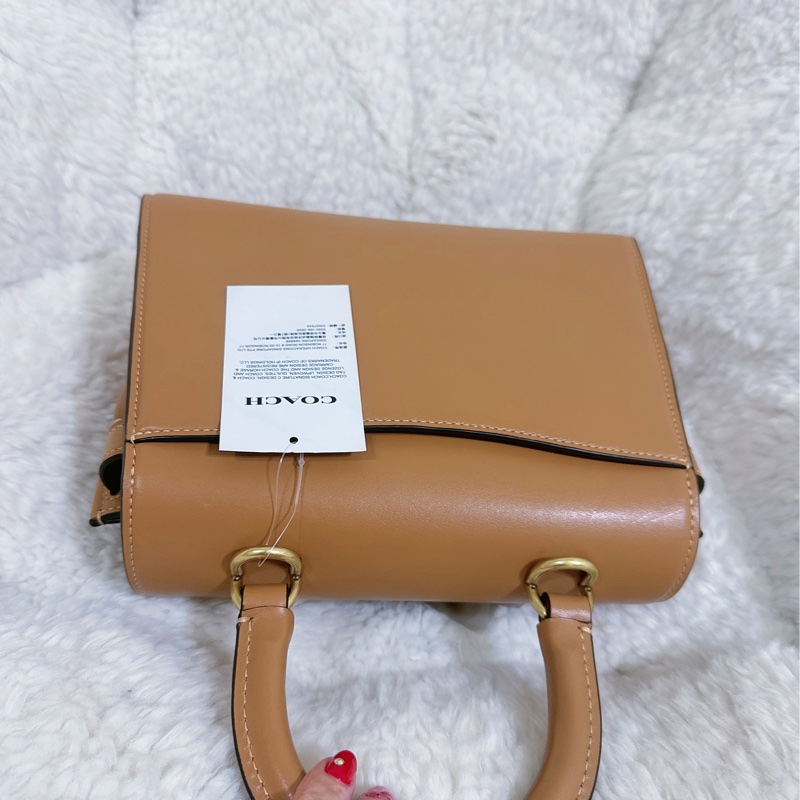 全新COACH SAMMY 24手提肩背包（奶茶色）-14