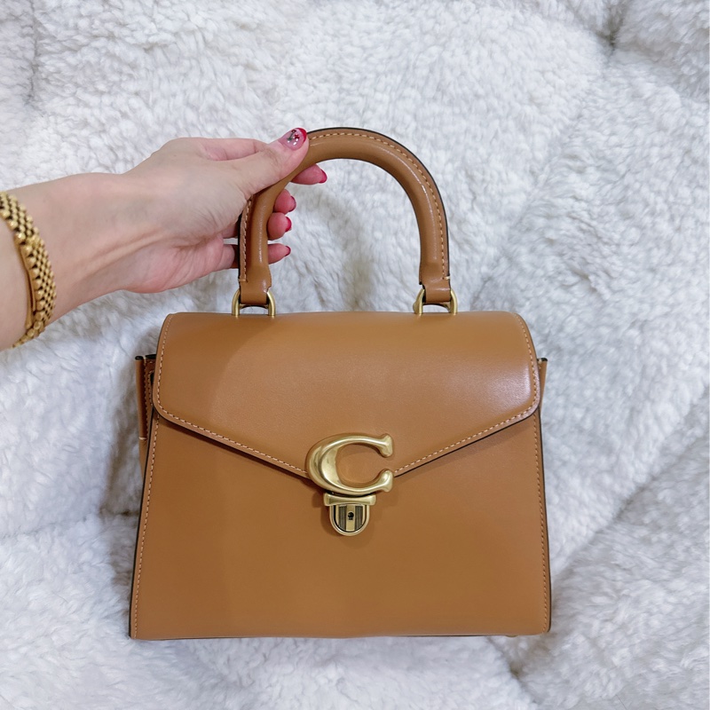 全新COACH SAMMY 24手提肩背包（奶茶色）-16