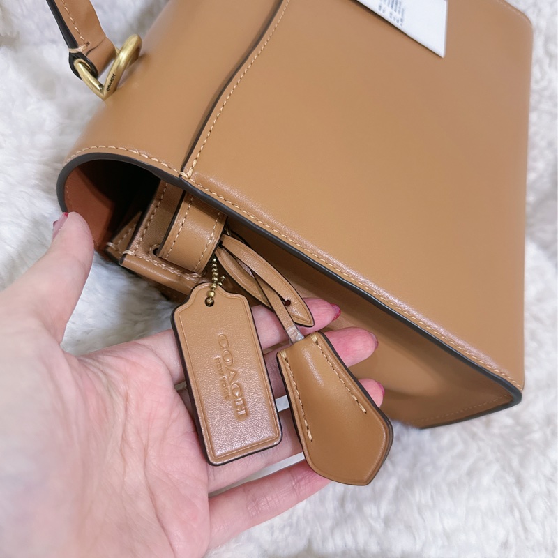 全新COACH SAMMY 24手提肩背包（奶茶色）-20