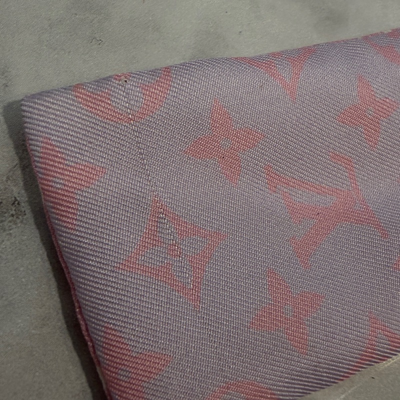 LV 淺粉藍皮繩鑰匙水鑽Twilly M76119-8