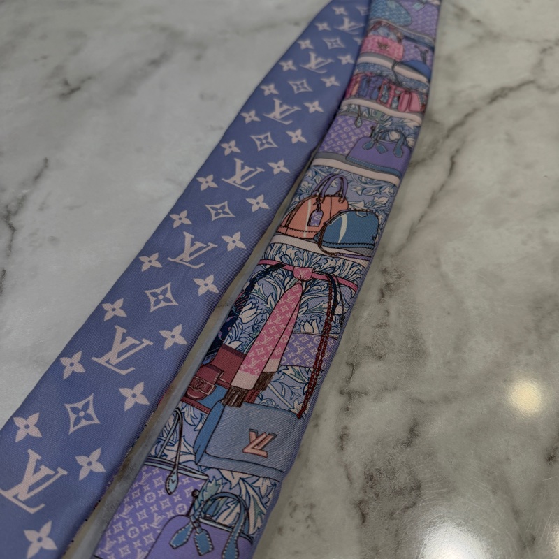 LV 淺紫粉各式包款Logo prive BB Twilly M76112-2