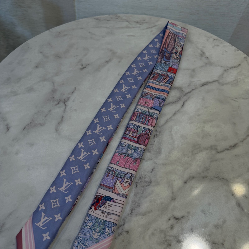 LV 淺紫粉各式包款Logo prive BB Twilly M76112-4