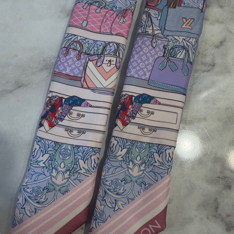 LV 淺紫粉各式包款Logo prive BB Twilly M76112-10