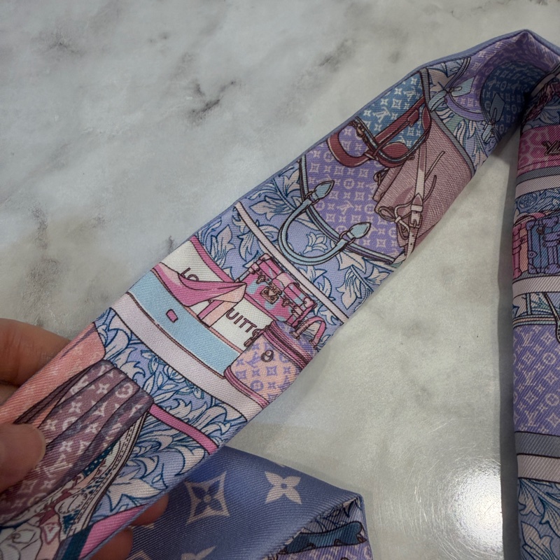 LV 淺紫粉各式包款Logo prive BB Twilly M76112-13