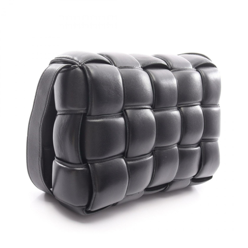 BOTTEGA VENETA 黑色皮革小姐絎縫卡帶肩背斜背包（二手）-1