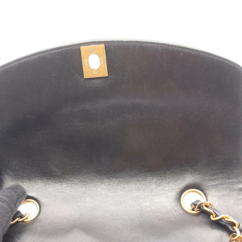 香奈兒 (CHANEL) 絎縫 Diana 翻蓋鏈條肩背斜挎包，羊皮材質，黑色，二手，金色五金-5