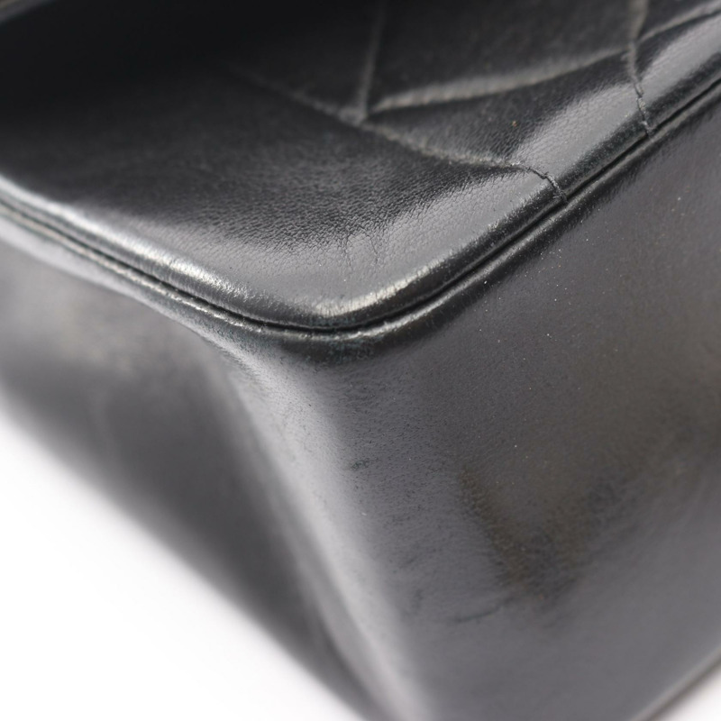 香奈兒 (CHANEL) 絎縫 Diana 翻蓋鏈條肩背斜挎包，羊皮材質，黑色，二手，金色五金-10