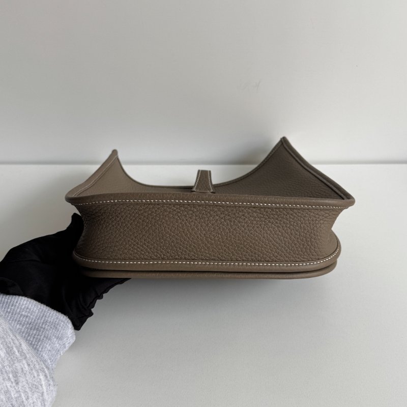 閒置新🤎 全配有購證🙌🏻 Hermès 愛馬仕 Evelyne 23 大象灰銀釦-7