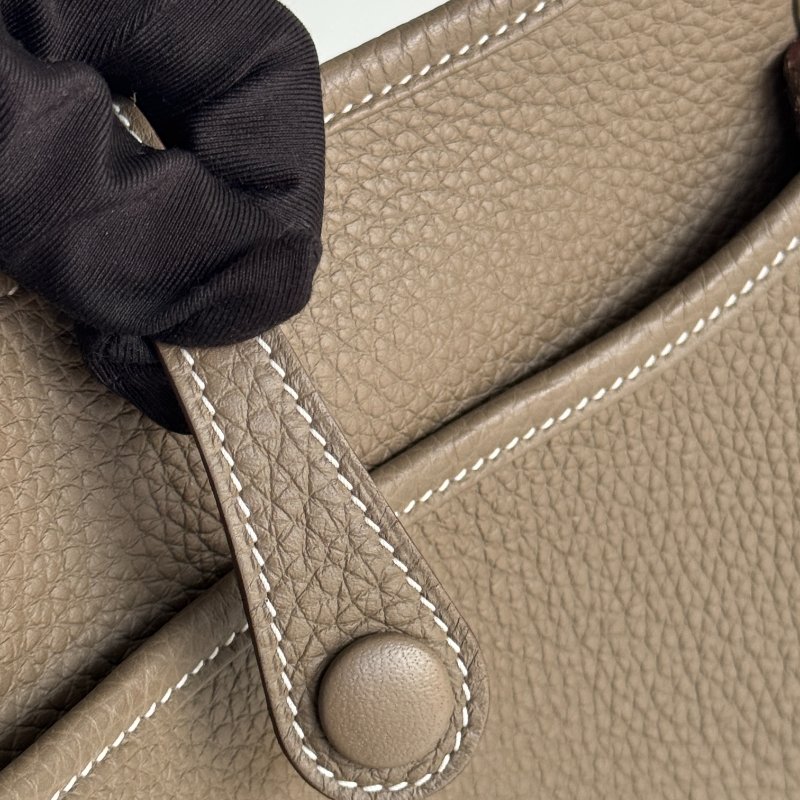 閒置新🤎 全配有購證🙌🏻 Hermès 愛馬仕 Evelyne 23 大象灰銀釦-8